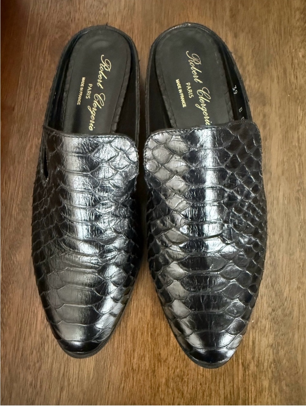 Robert Clergerie Paris Genuine
Snakeskin Loafer Mules - Black
- Size 39